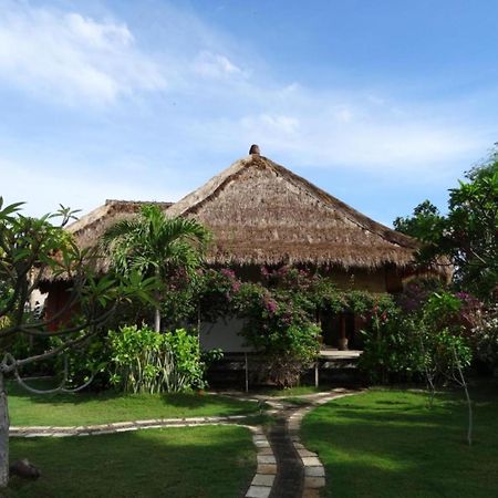 Sunia Loka Bungalows & Dive Center بيموتيران المظهر الخارجي الصورة