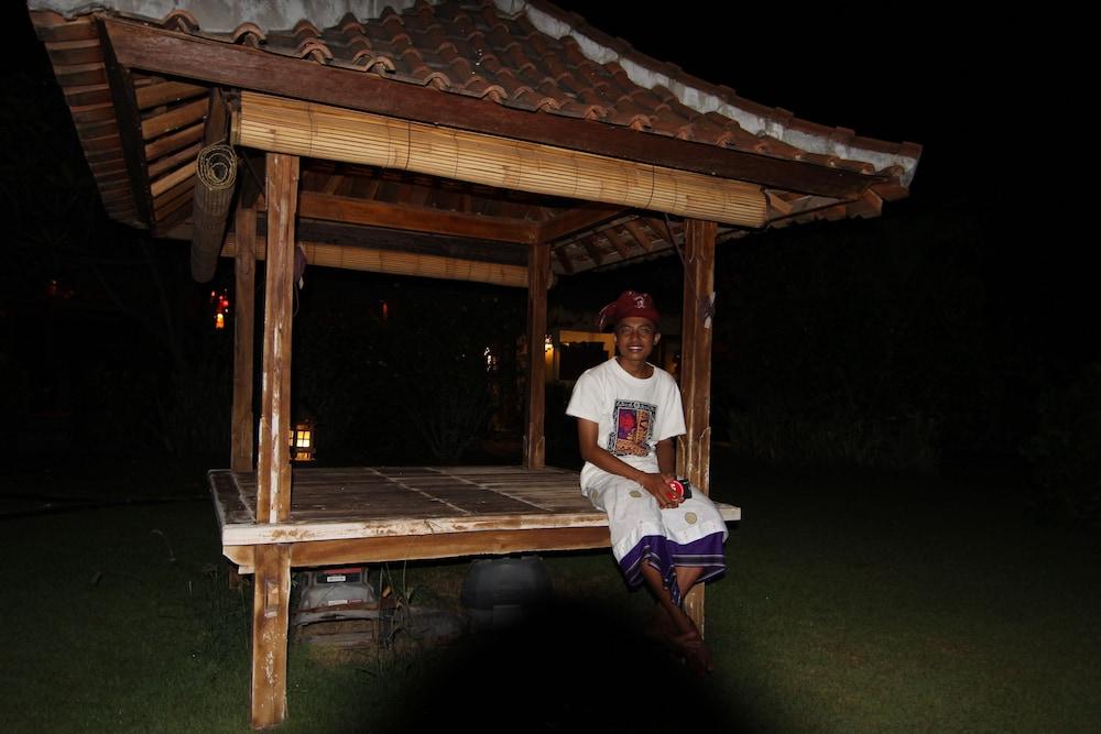 Sunia Loka Bungalows & Dive Center بيموتيران المظهر الخارجي الصورة