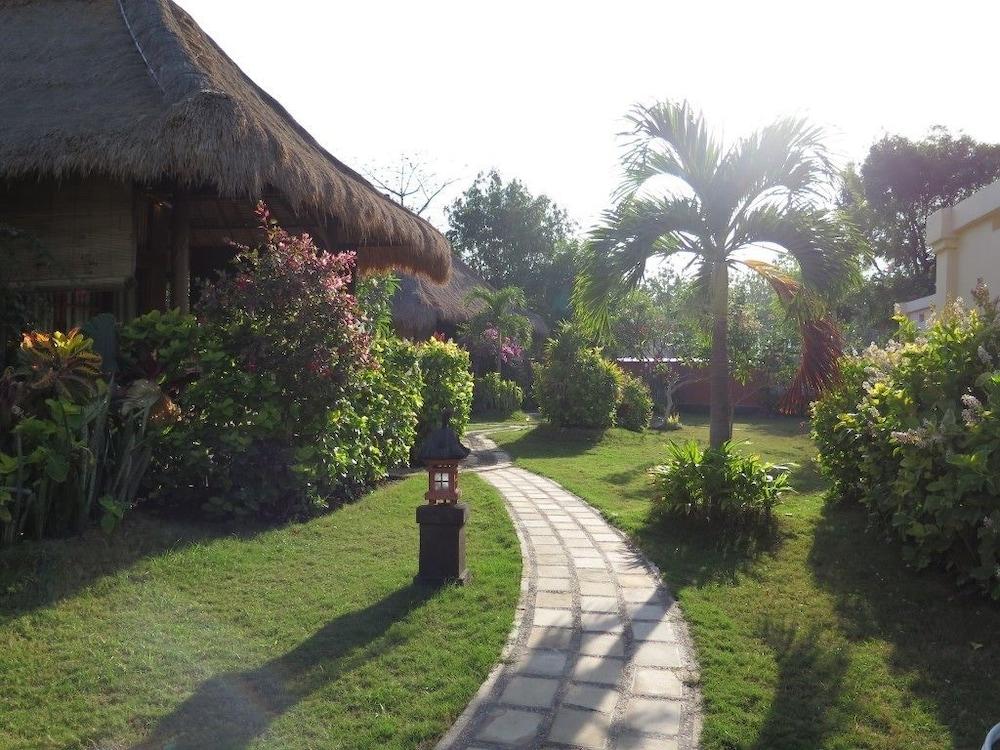 Sunia Loka Bungalows & Dive Center بيموتيران المظهر الخارجي الصورة