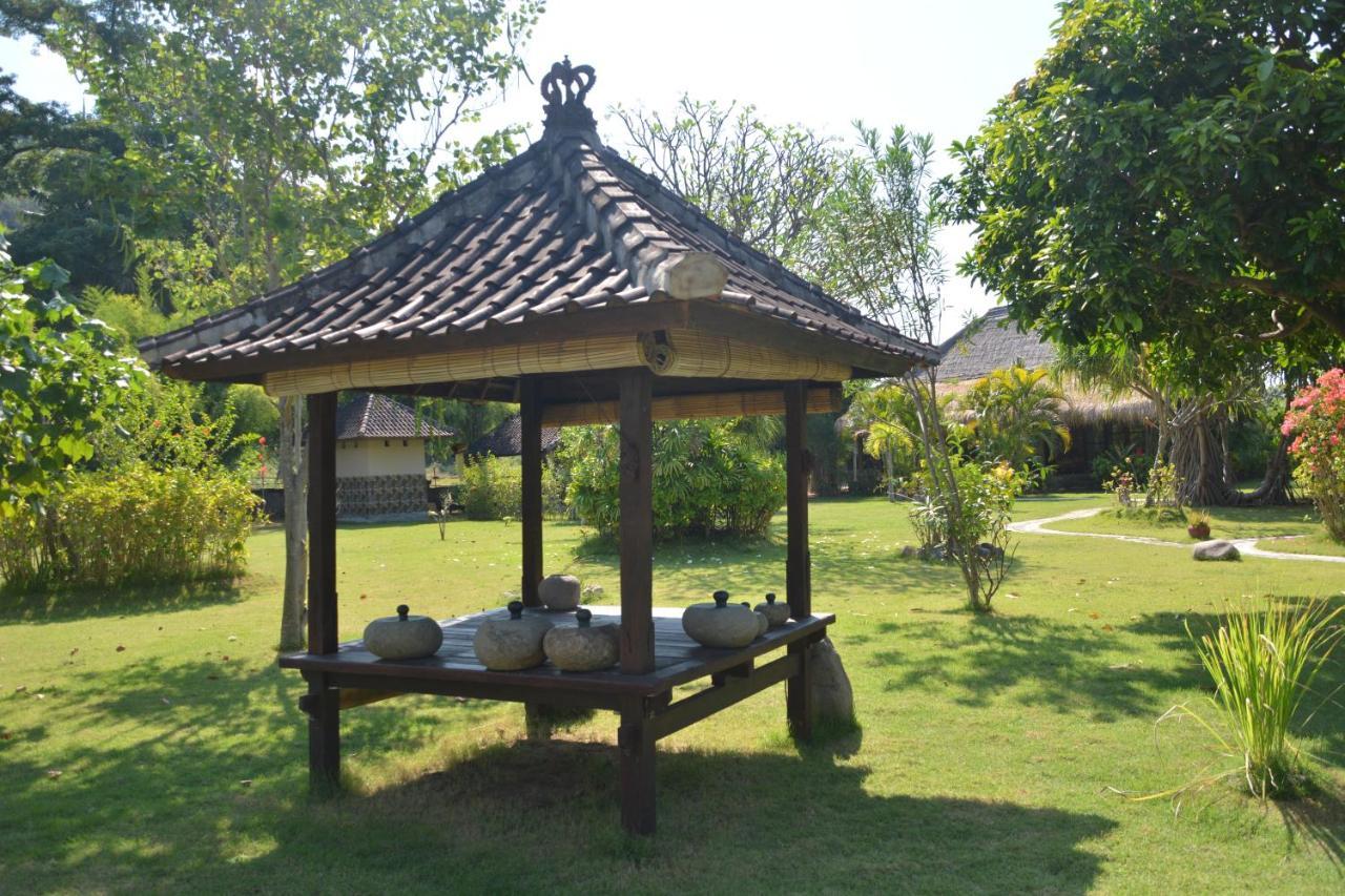 Sunia Loka Bungalows & Dive Center بيموتيران المظهر الخارجي الصورة