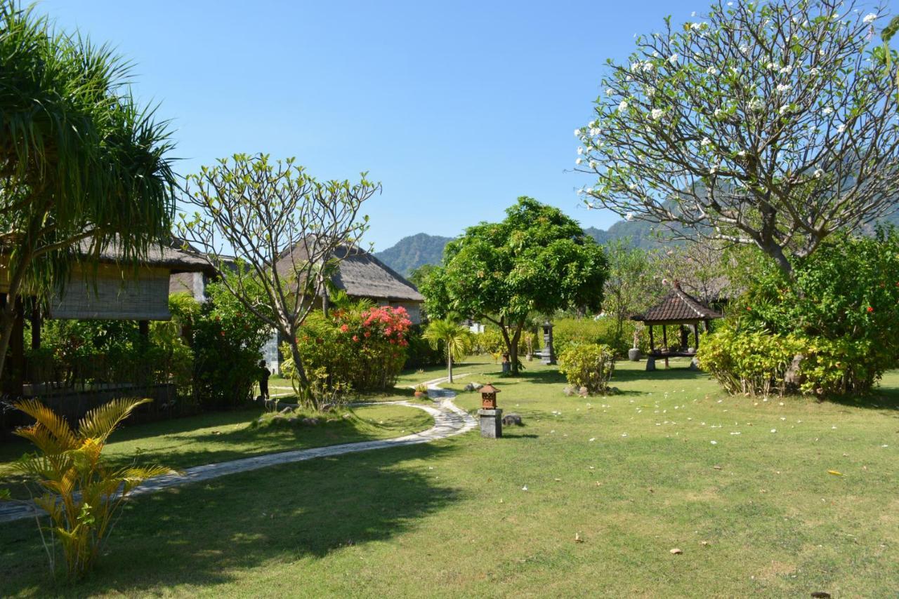Sunia Loka Bungalows & Dive Center بيموتيران المظهر الخارجي الصورة
