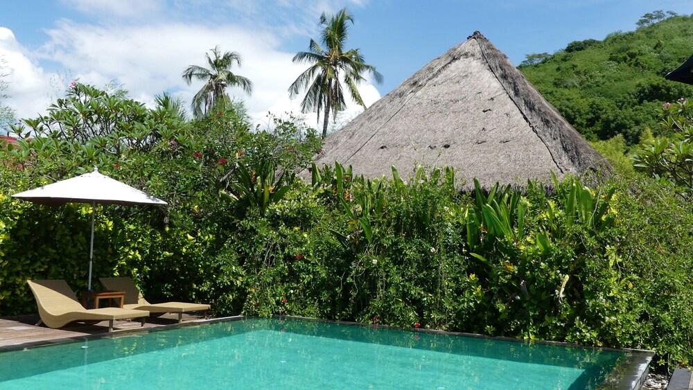 Sunia Loka Bungalows & Dive Center بيموتيران المظهر الخارجي الصورة