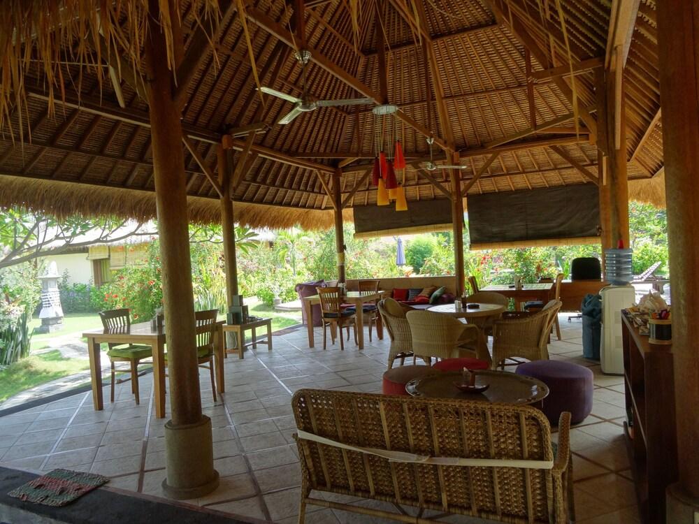 Sunia Loka Bungalows & Dive Center بيموتيران المظهر الخارجي الصورة