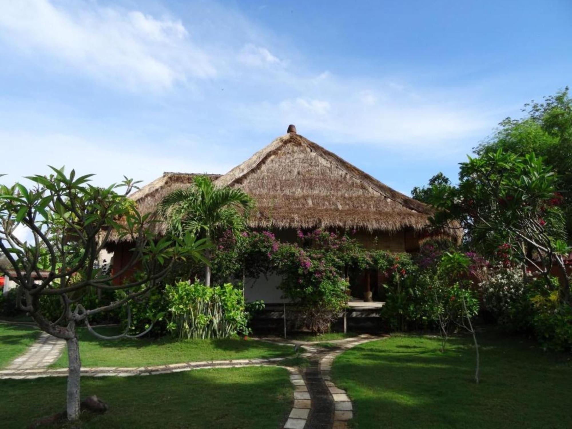 Sunia Loka Bungalows & Dive Center بيموتيران المظهر الخارجي الصورة