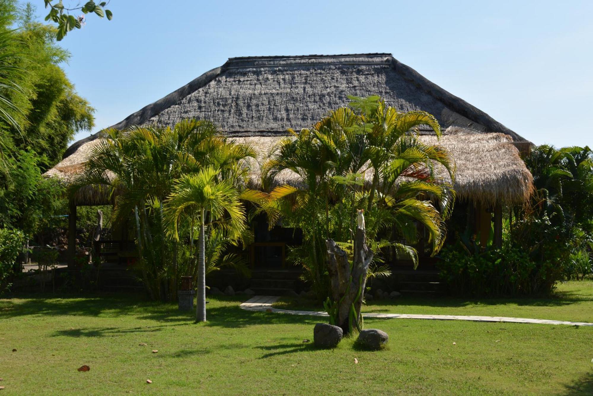 Sunia Loka Bungalows & Dive Center بيموتيران المظهر الخارجي الصورة