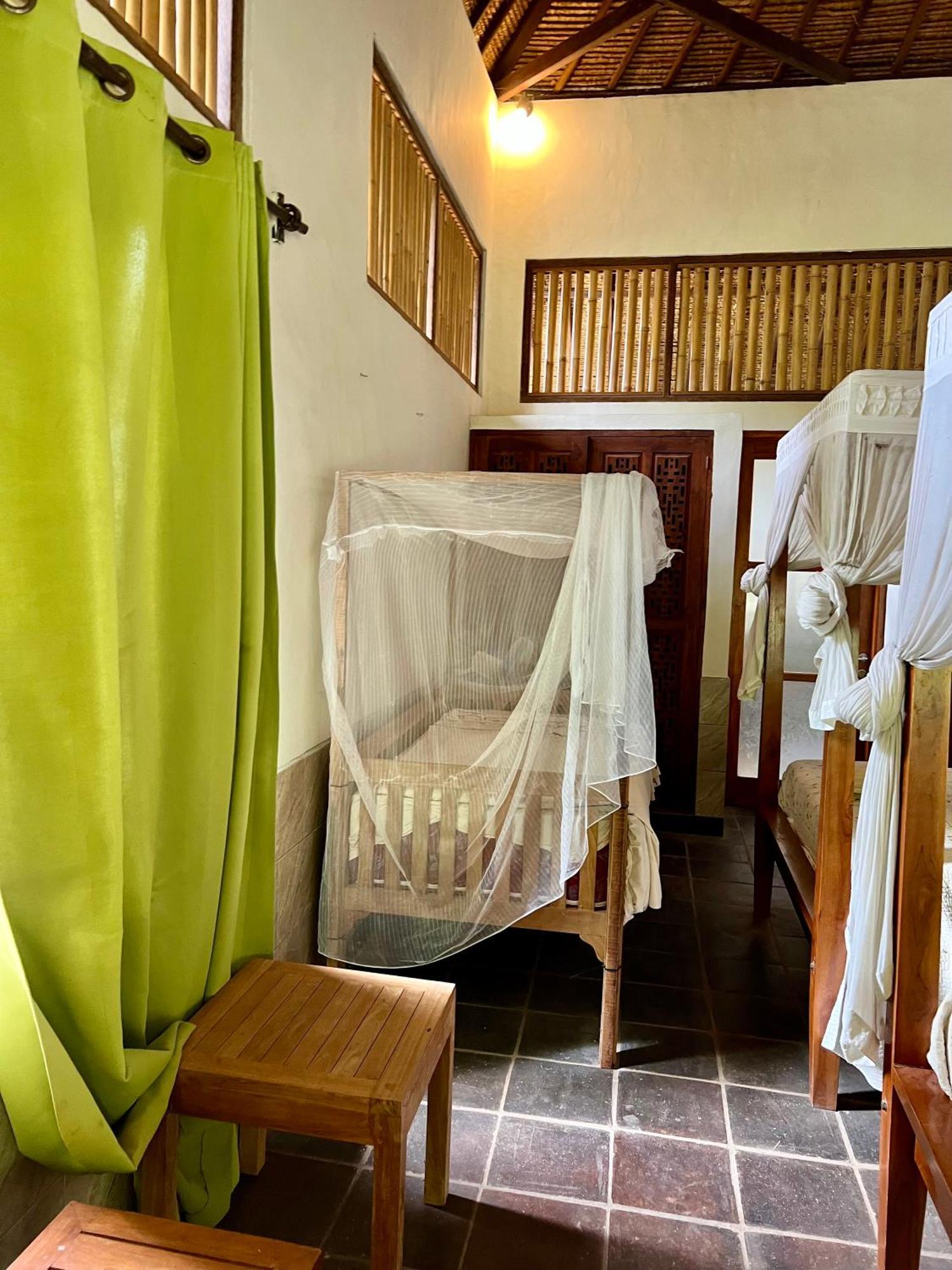 Sunia Loka Bungalows & Dive Center بيموتيران المظهر الخارجي الصورة