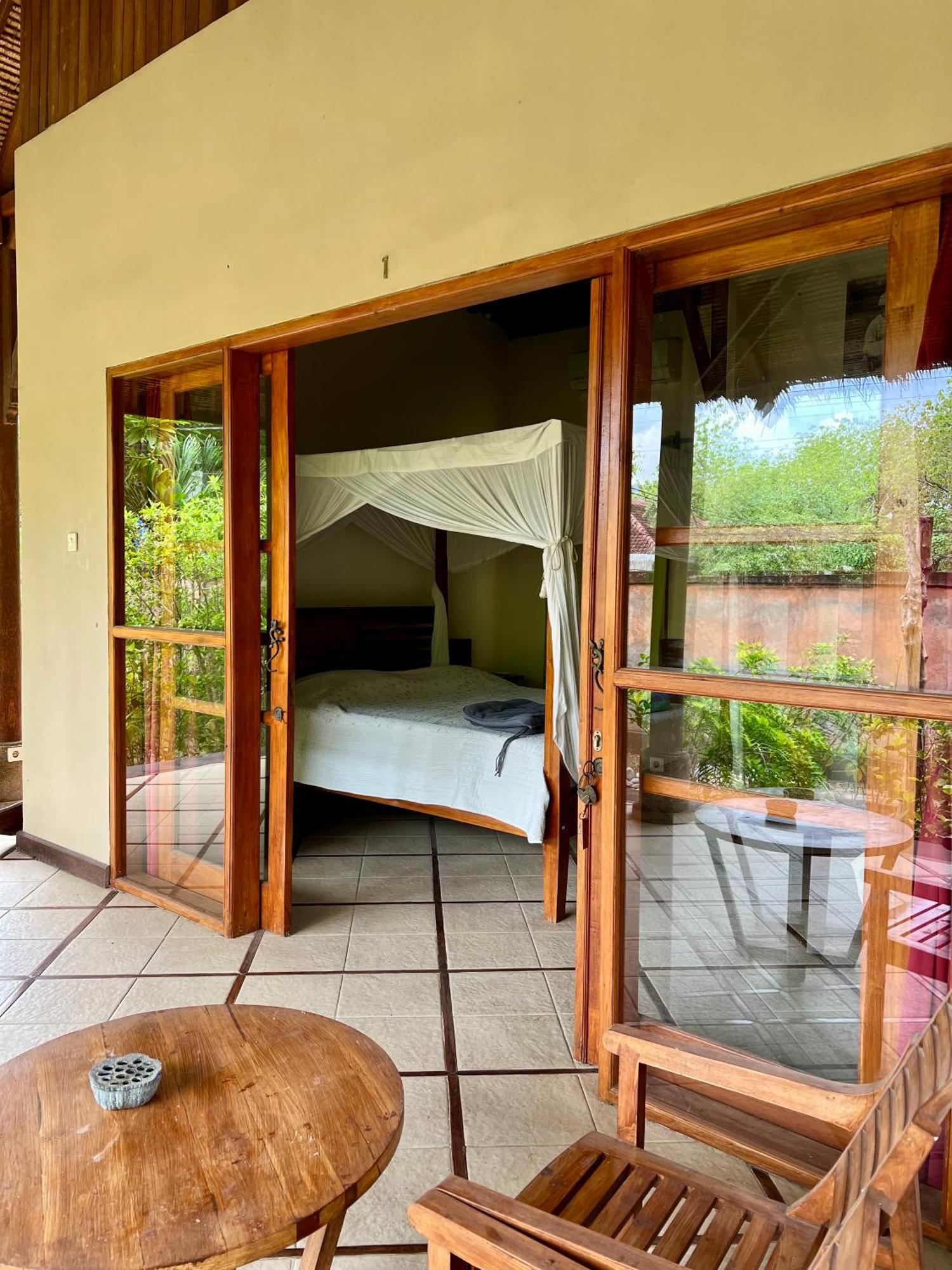 Sunia Loka Bungalows & Dive Center بيموتيران المظهر الخارجي الصورة