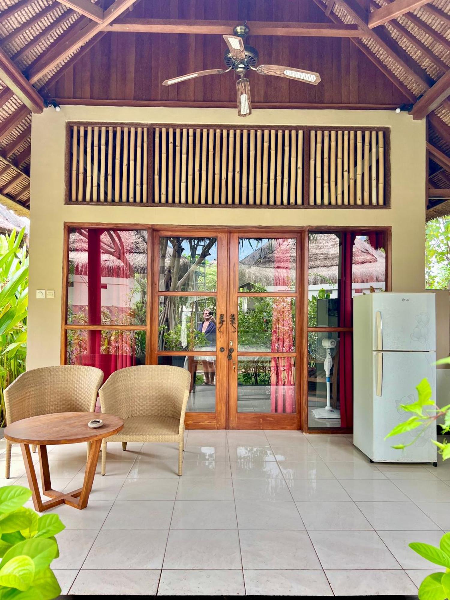 Sunia Loka Bungalows & Dive Center بيموتيران المظهر الخارجي الصورة