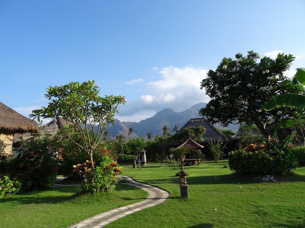 Sunia Loka Bungalows & Dive Center بيموتيران المظهر الخارجي الصورة