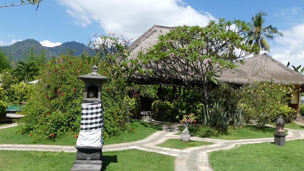 Sunia Loka Bungalows & Dive Center بيموتيران المظهر الخارجي الصورة