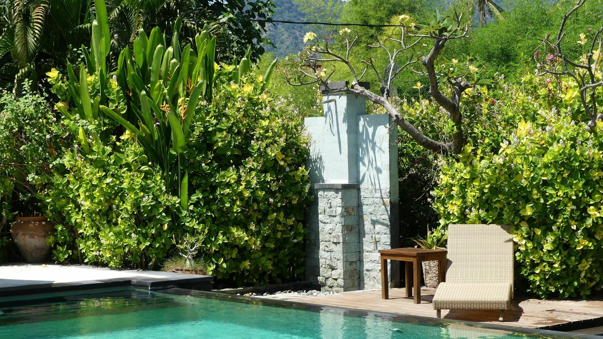 Sunia Loka Bungalows & Dive Center بيموتيران المظهر الخارجي الصورة