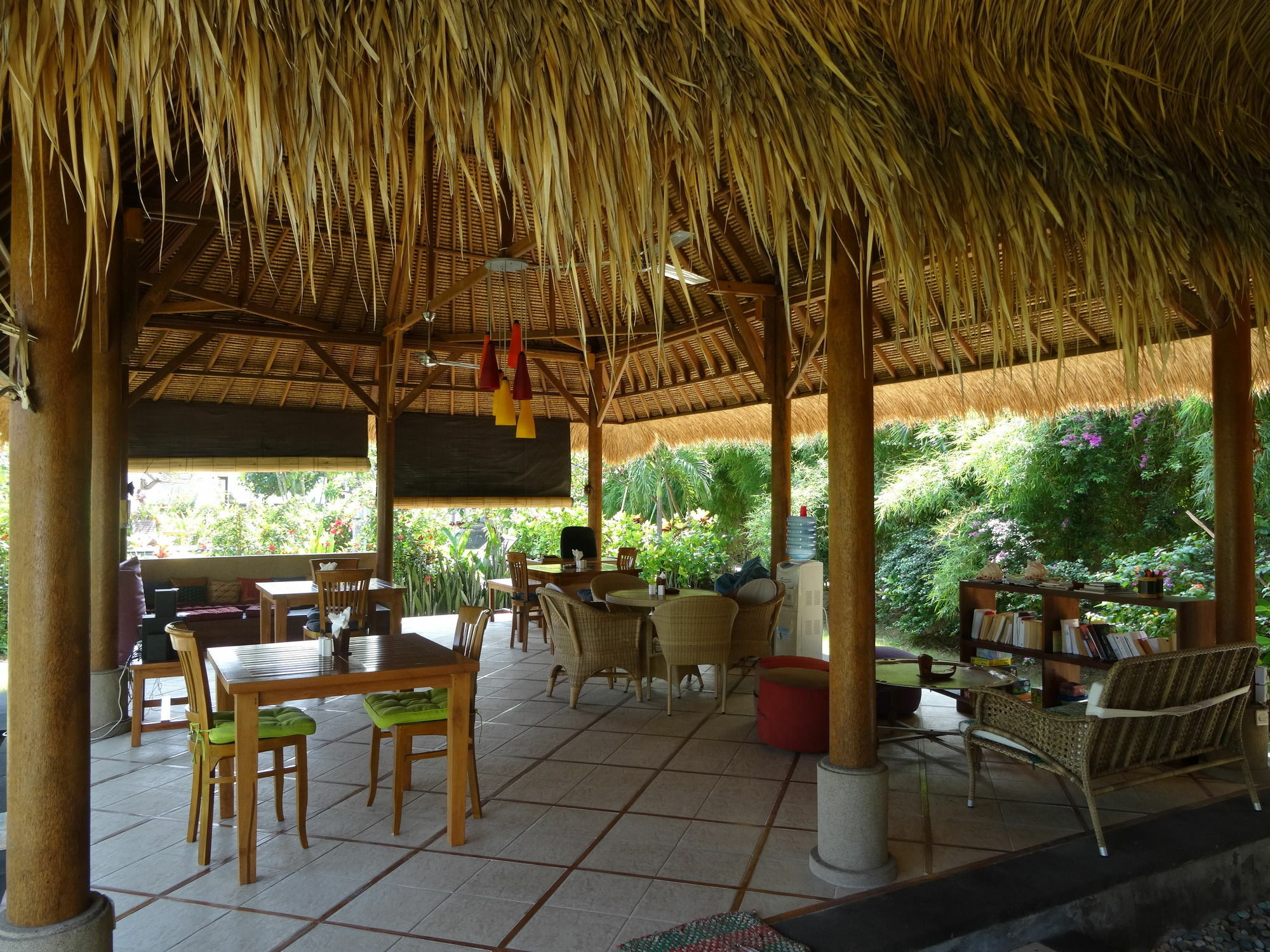 Sunia Loka Bungalows & Dive Center بيموتيران المظهر الخارجي الصورة